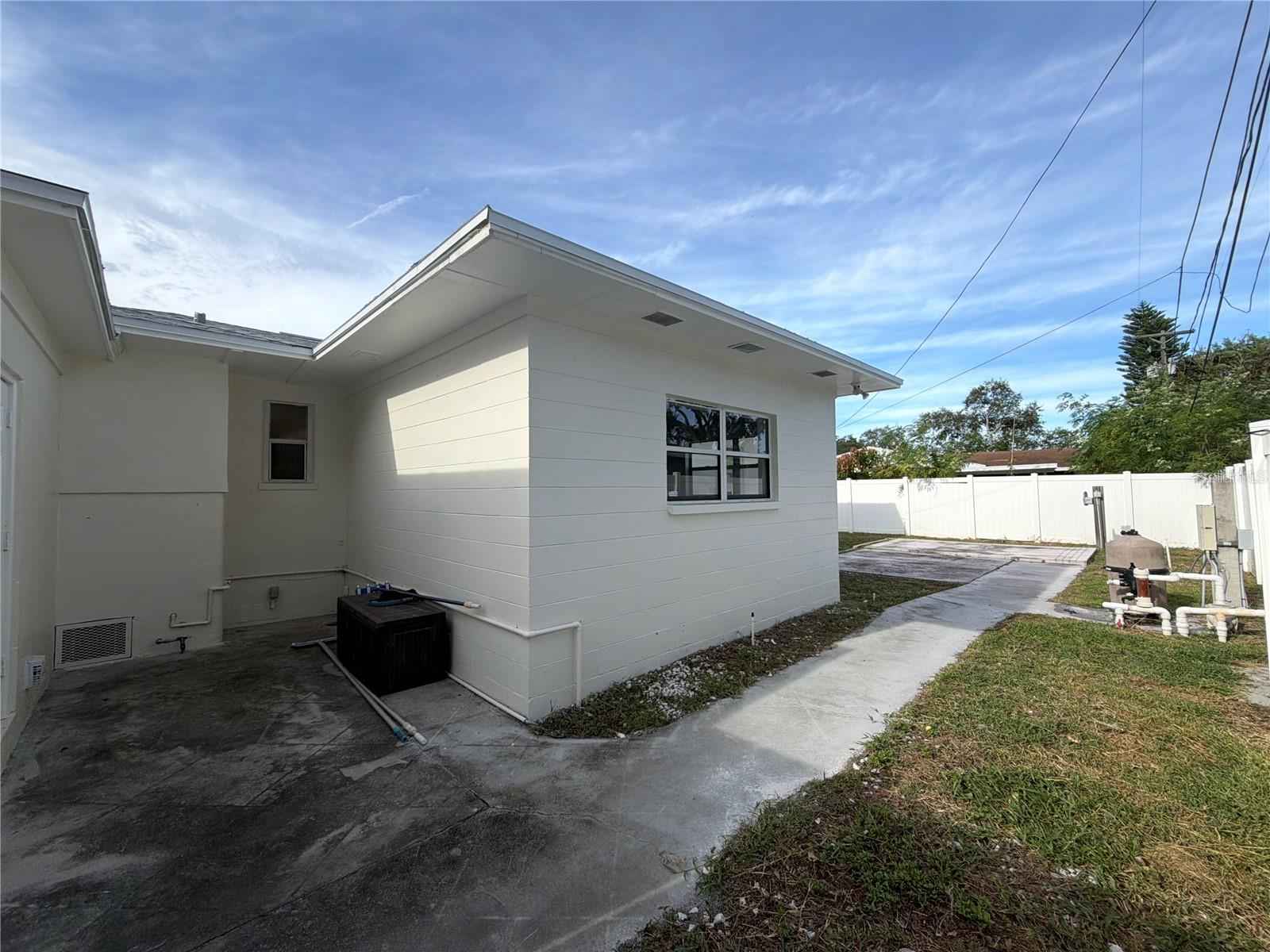 601 Myrtle Way S Property Photo 13