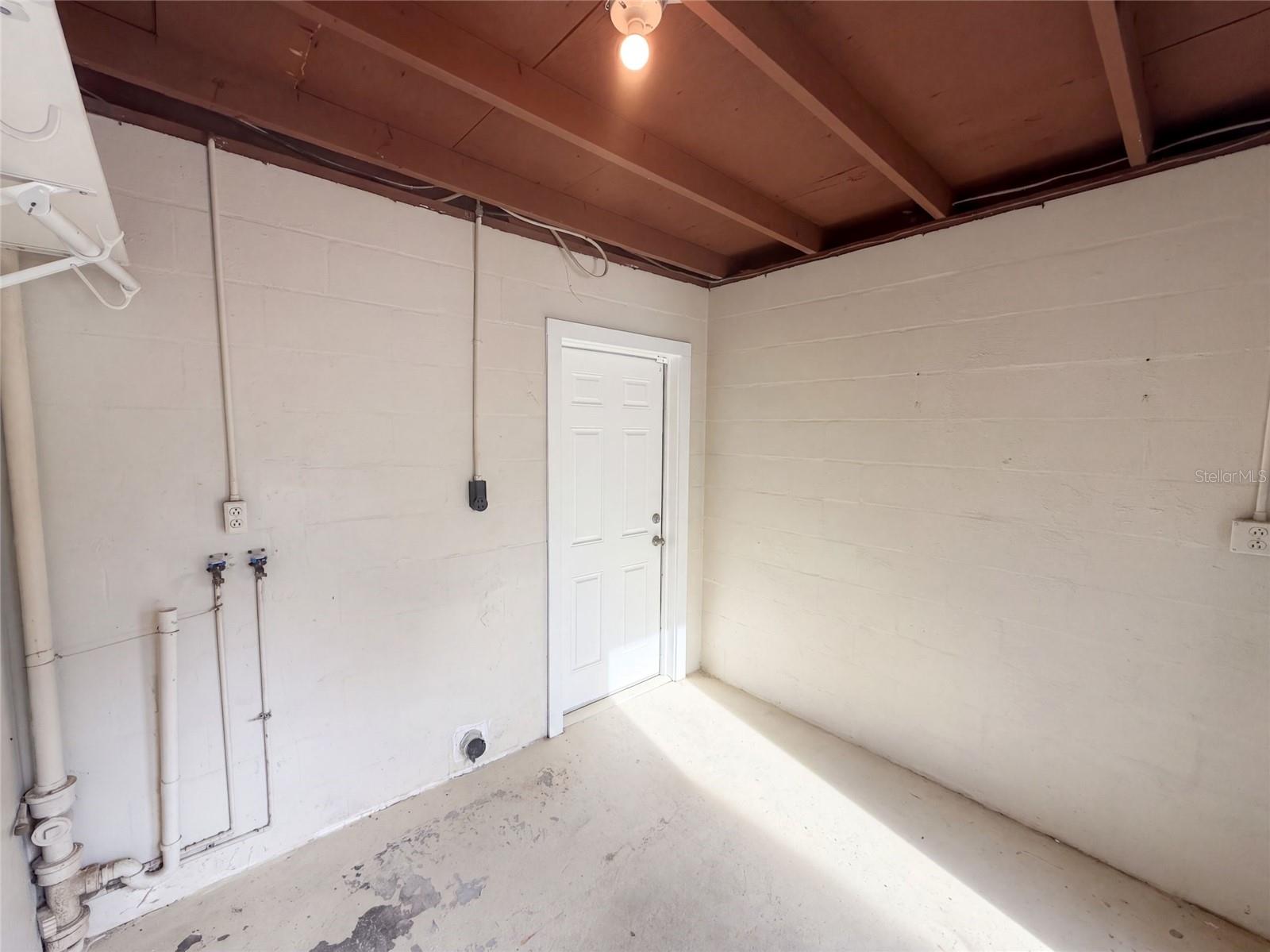 601 Myrtle Way S Property Photo 29