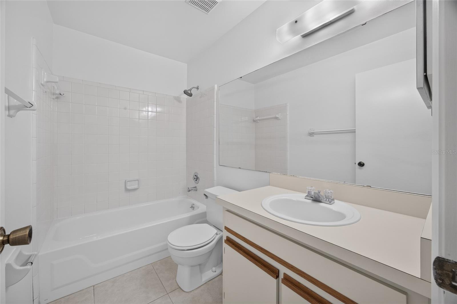 102 Edgewater Cir Property Photo 13