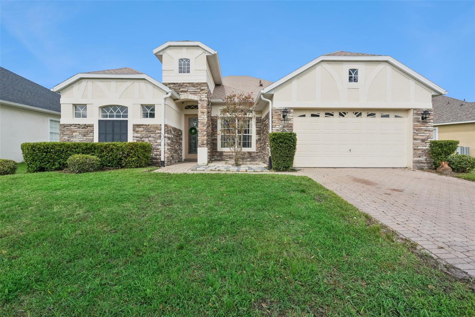 16460 Tudor Grove Dr Property Photo 2