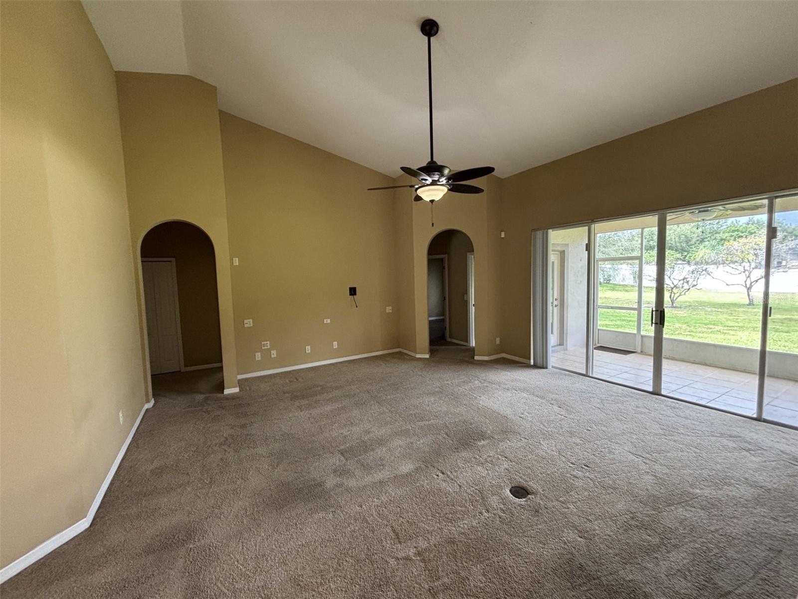 561 Strathclyde Ct Property Photo 7
