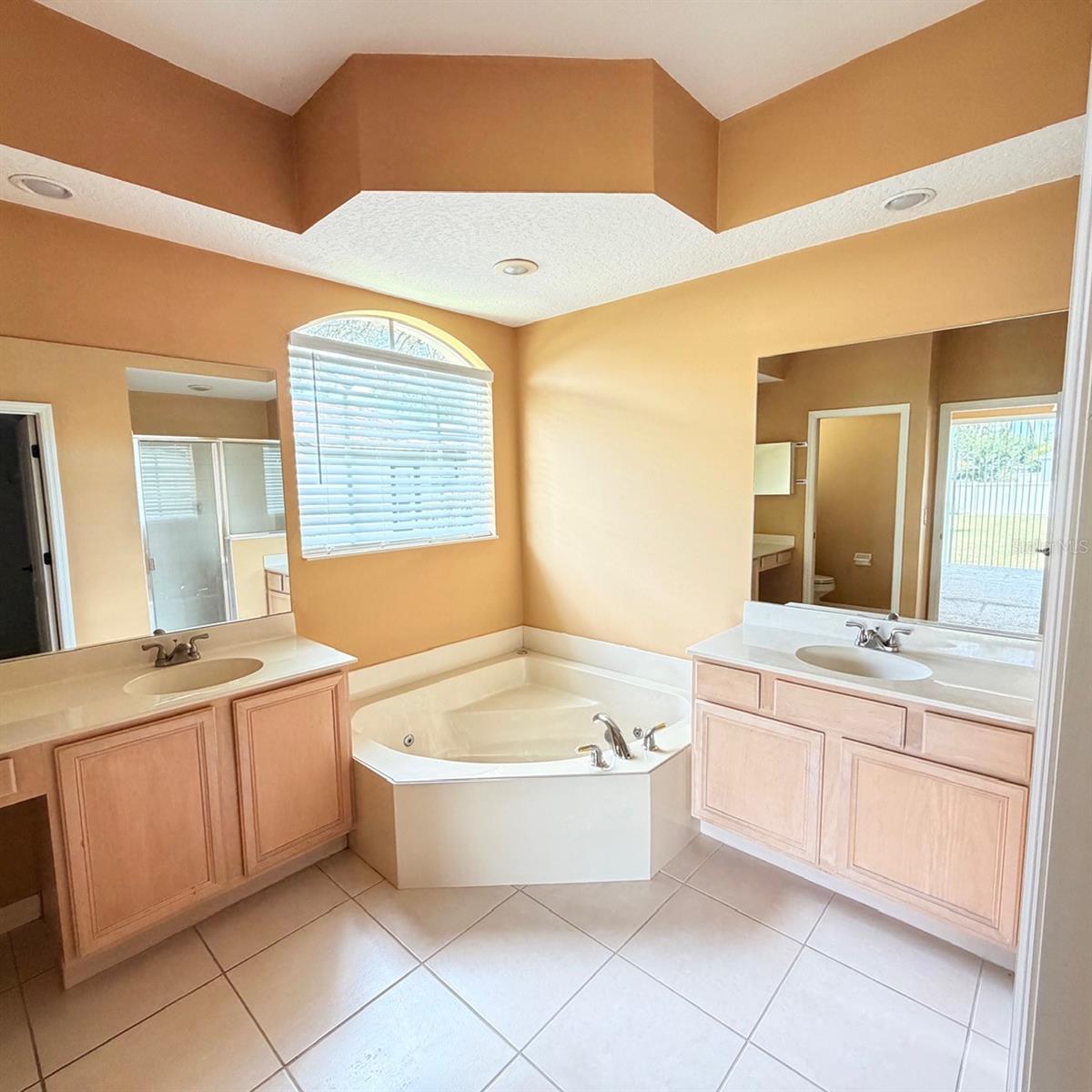 561 Strathclyde Ct Property Photo 16