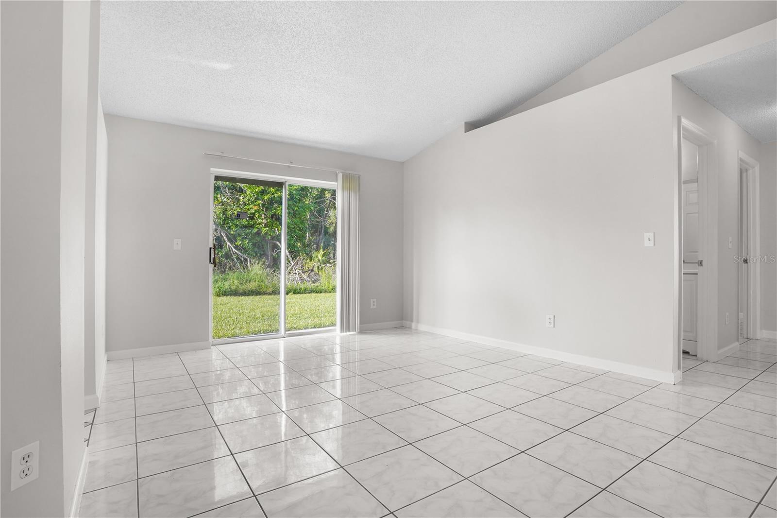 636 Regency Way Property Photo 7