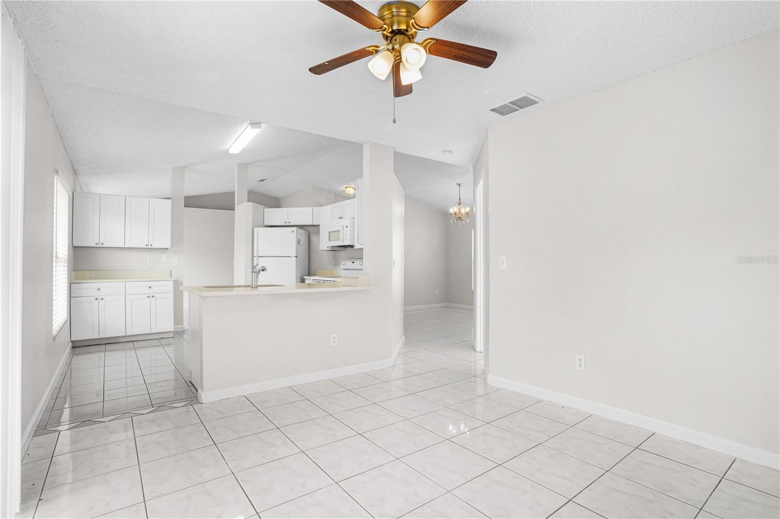 636 Regency Way Property Photo 11