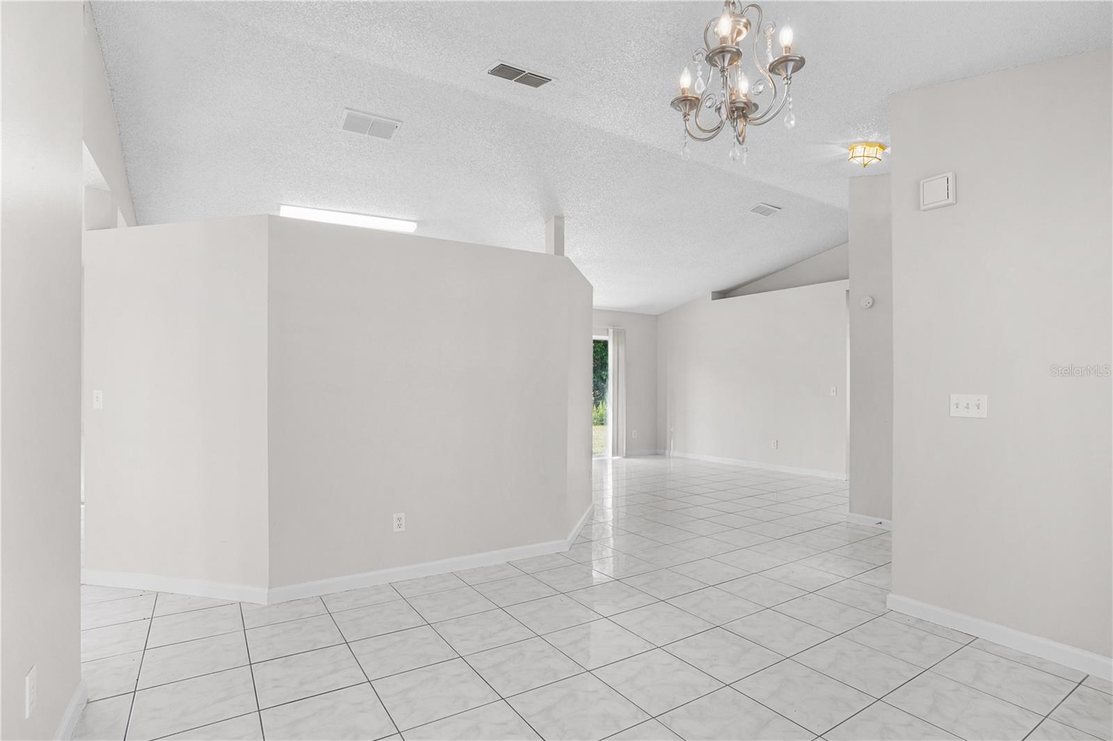 636 Regency Way Property Photo 16