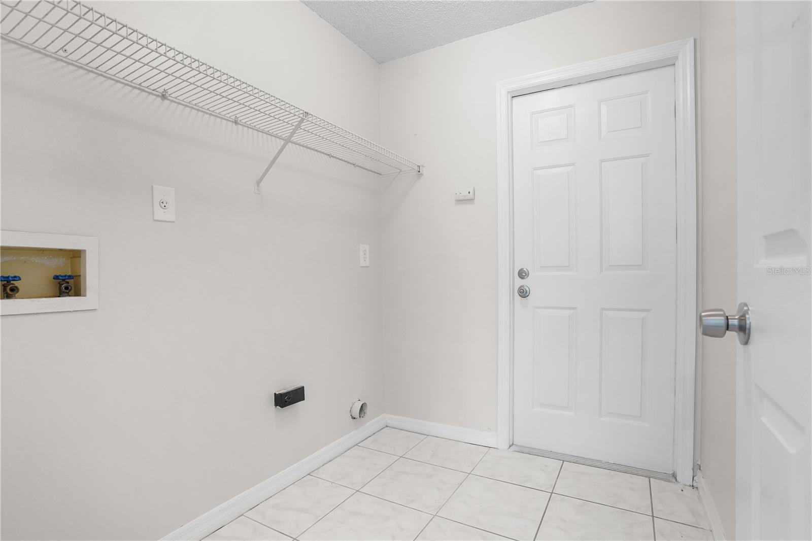 636 Regency Way Property Photo 28