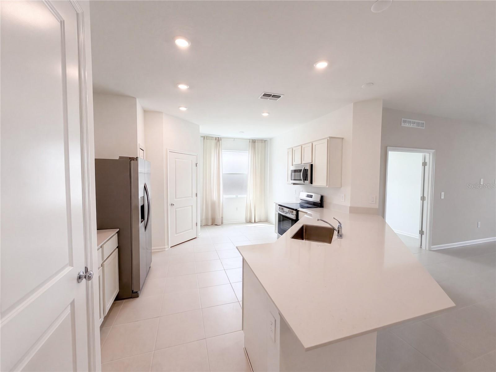 1520 Redwood Ln #m Property Photo 6