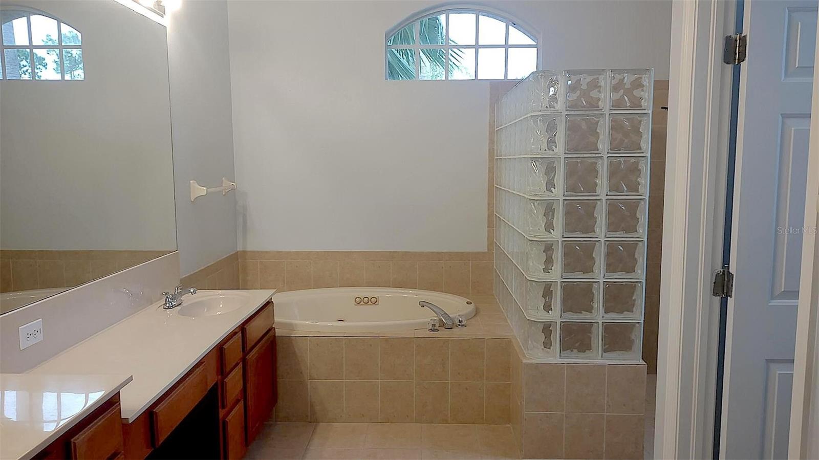 18309 Eastwyck Dr Property Photo 9