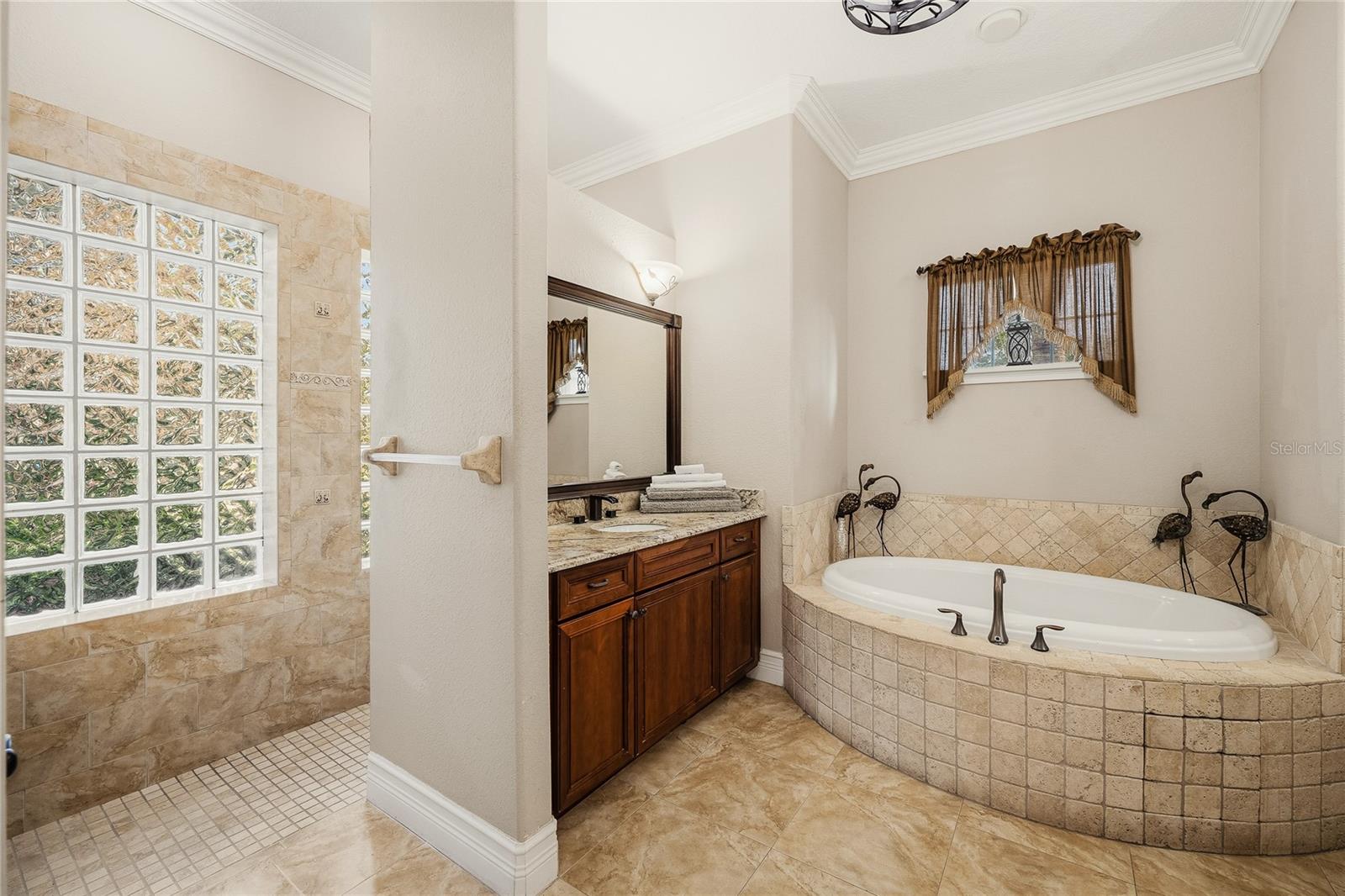 170 Rolex Pt Property Photo 31