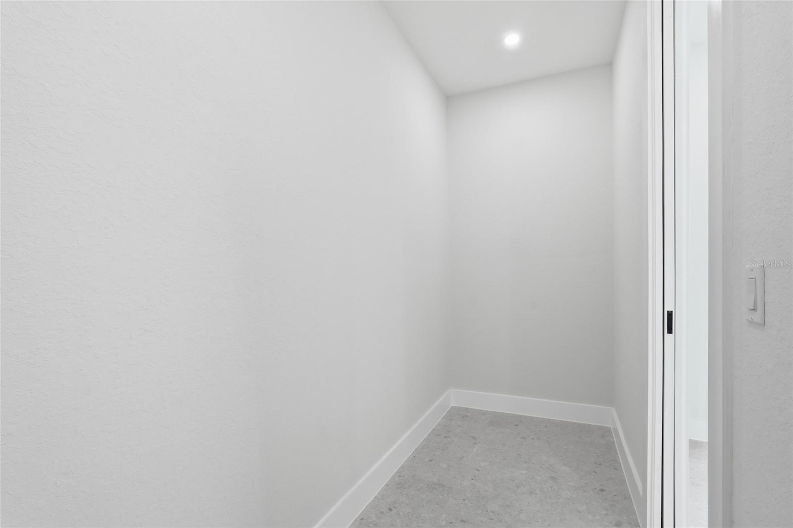 321 Ne 15th Ter Property Photo 29