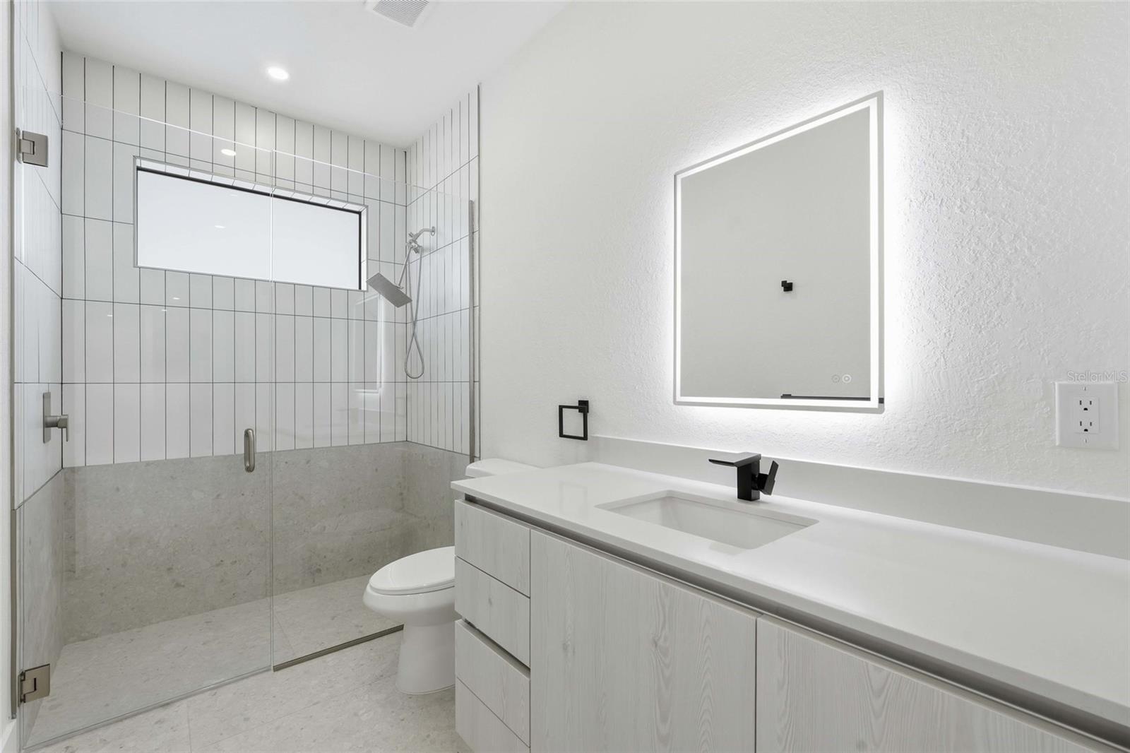 321 Ne 15th Ter Property Photo 30