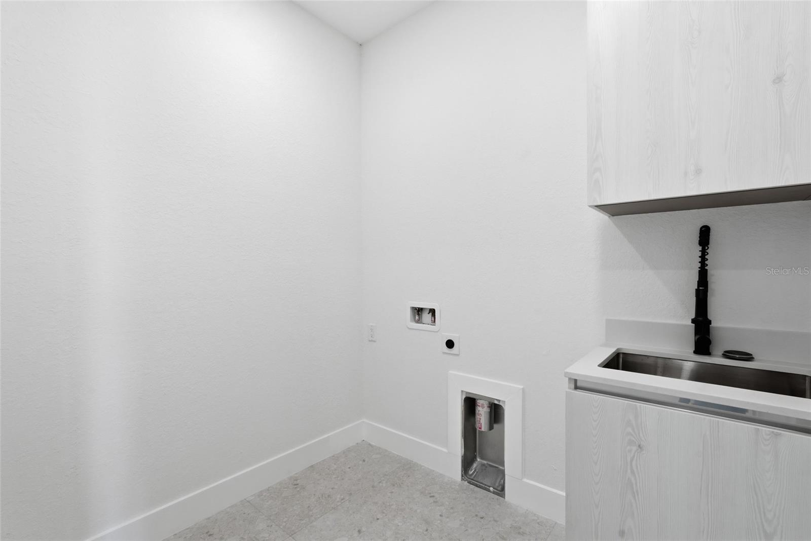 321 Ne 15th Ter Property Photo 33