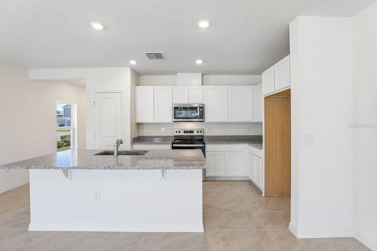 520 Pine Ridge Ct Property Photo 3