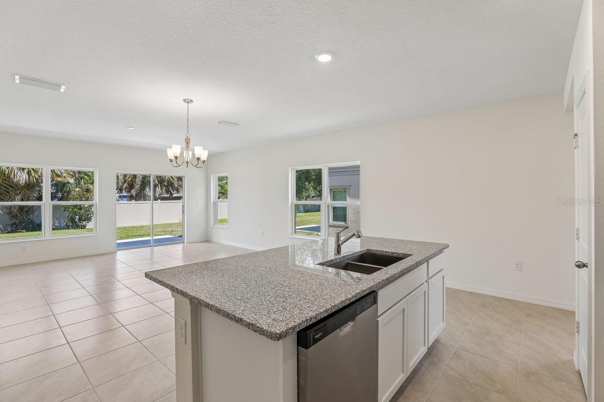 520 Pine Ridge Ct Property Photo 6