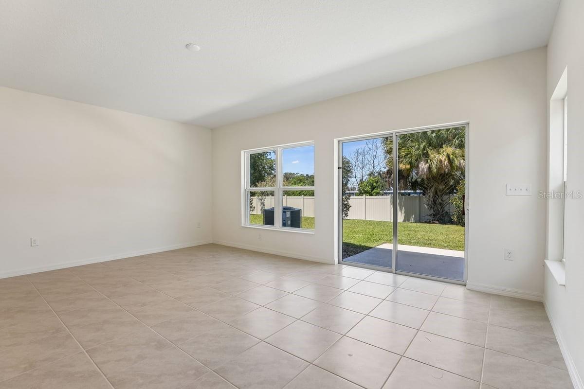 520 Pine Ridge Ct Property Photo 8