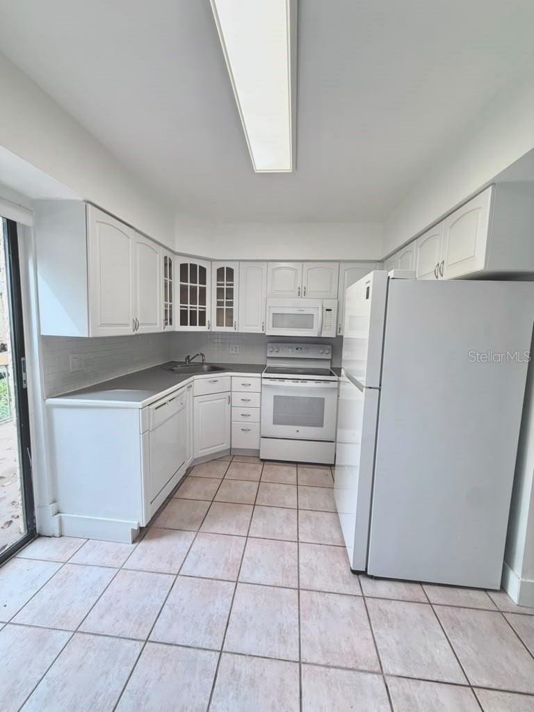 191 Wimbledon Lake Dr ##7-44 Property Photo 2