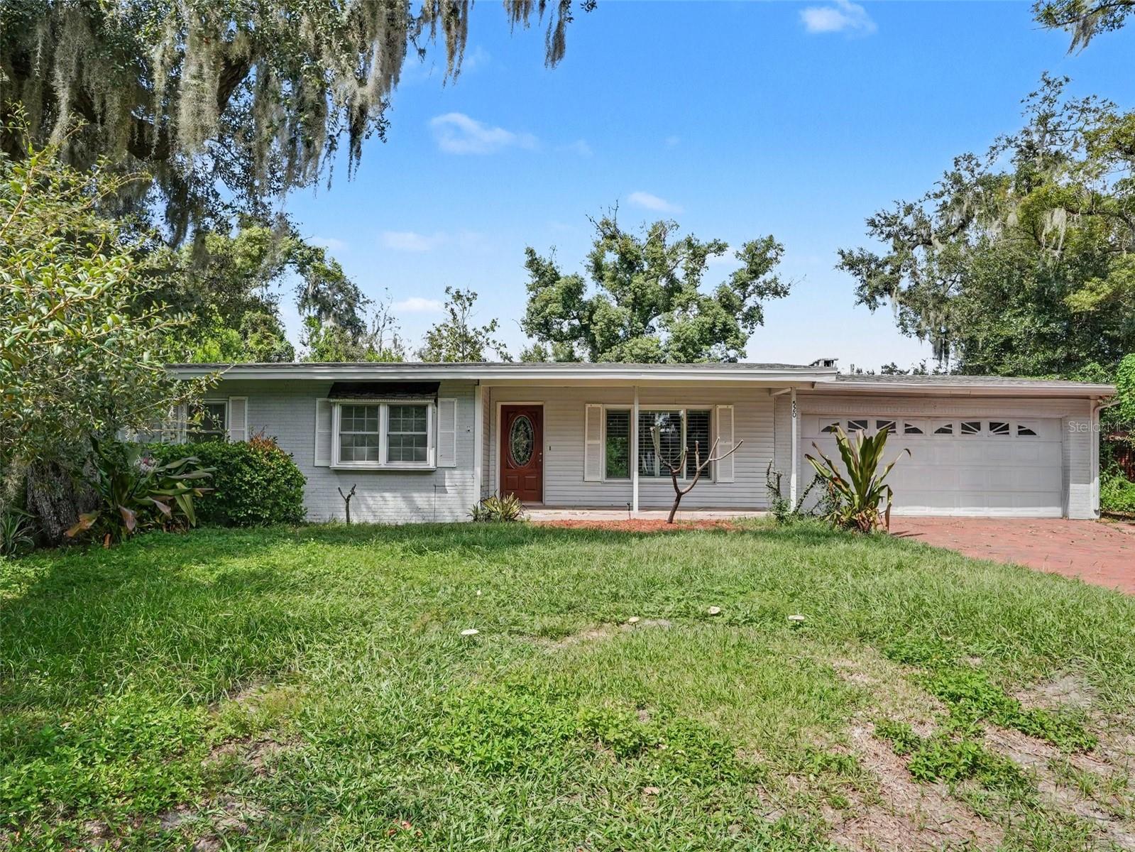 520 LAUREL LN Property Photo 1