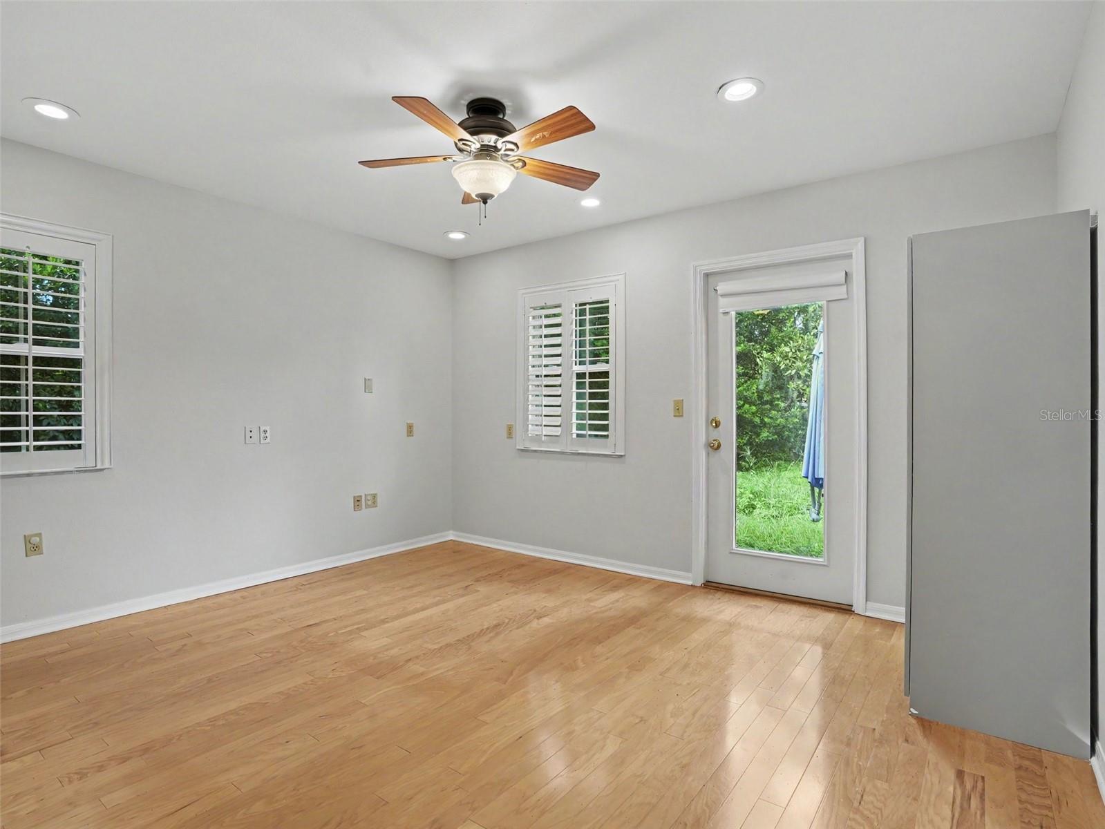 520 Laurel Ln Property Photo 12