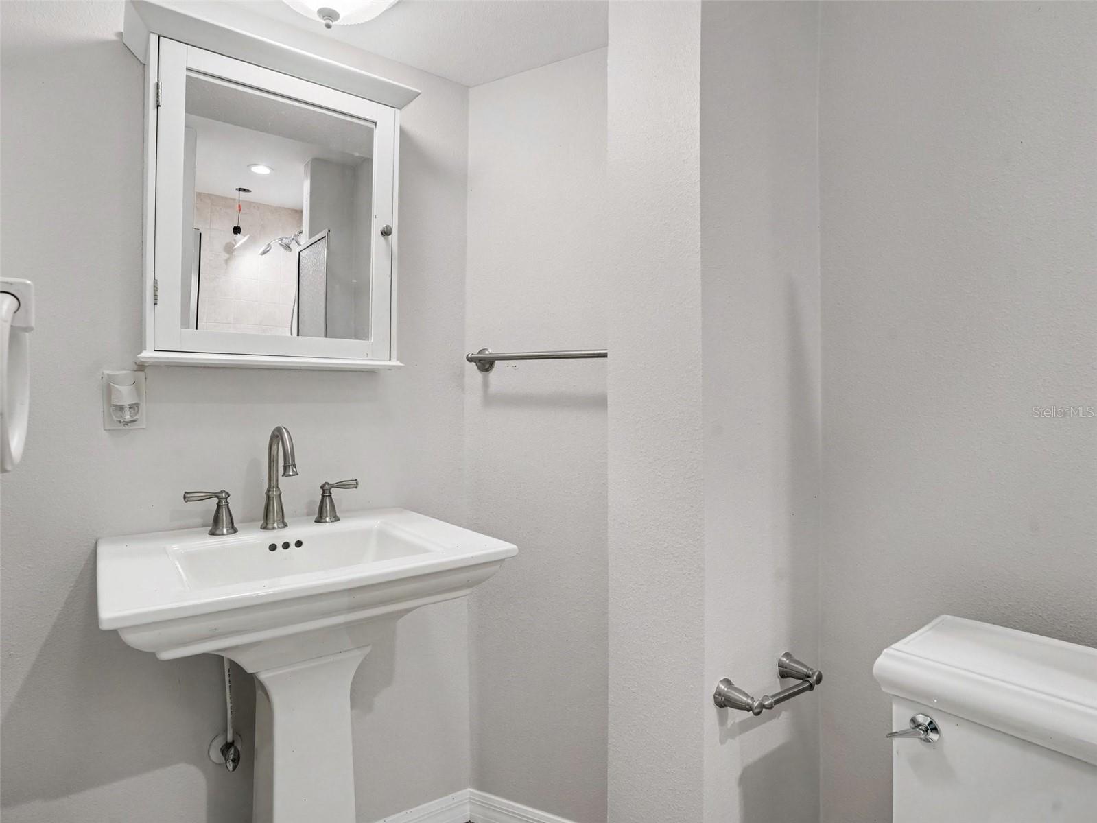 520 Laurel Ln Property Photo 20