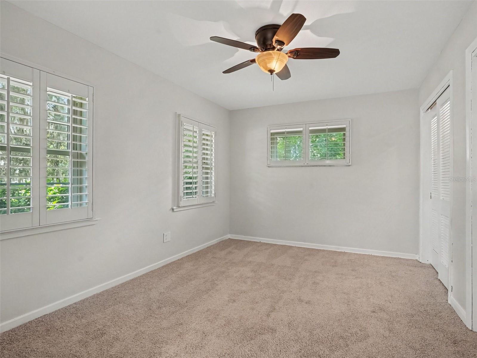 520 Laurel Ln Property Photo 23