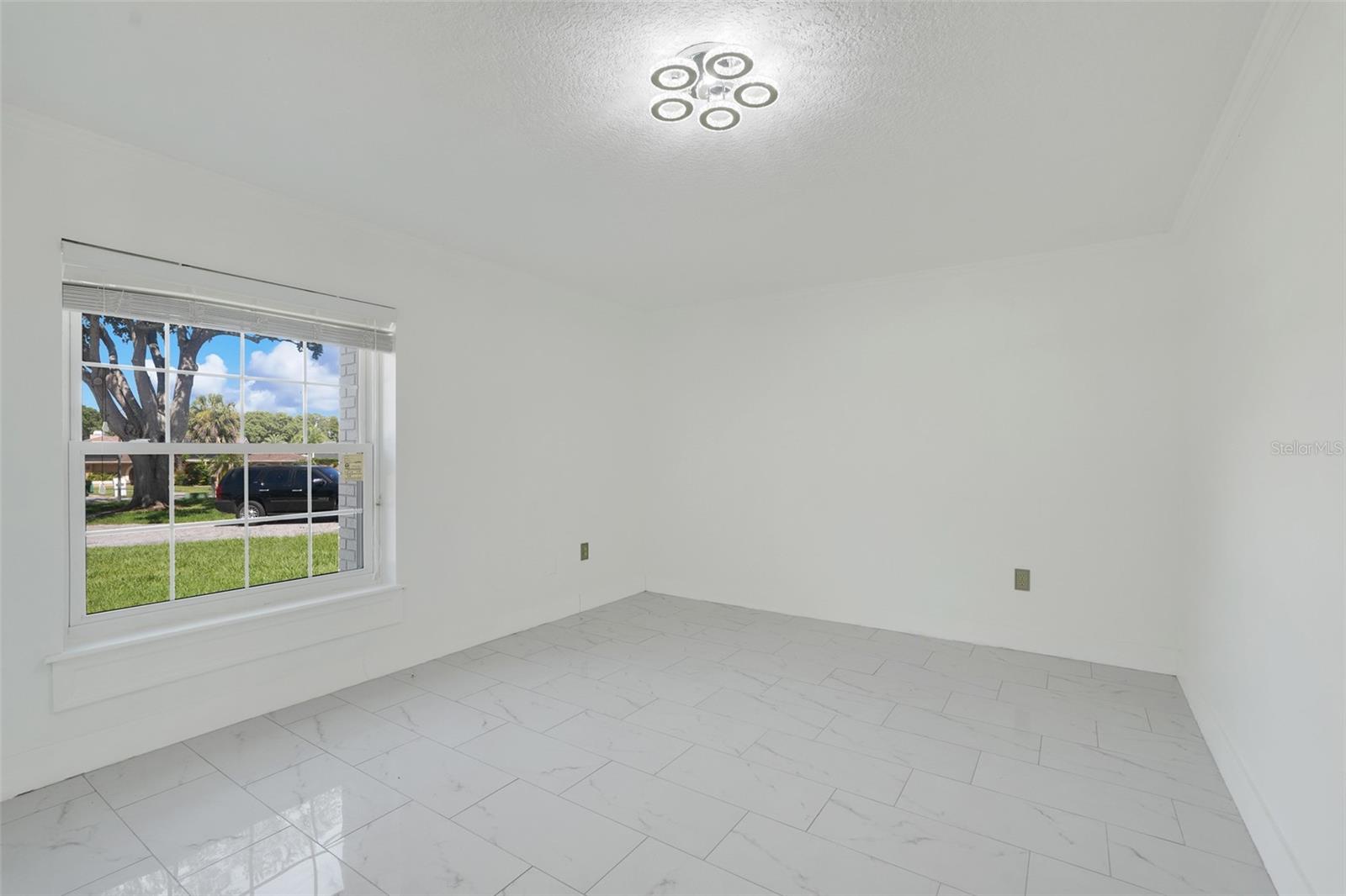 9106 Galleon Ct Property Photo 4