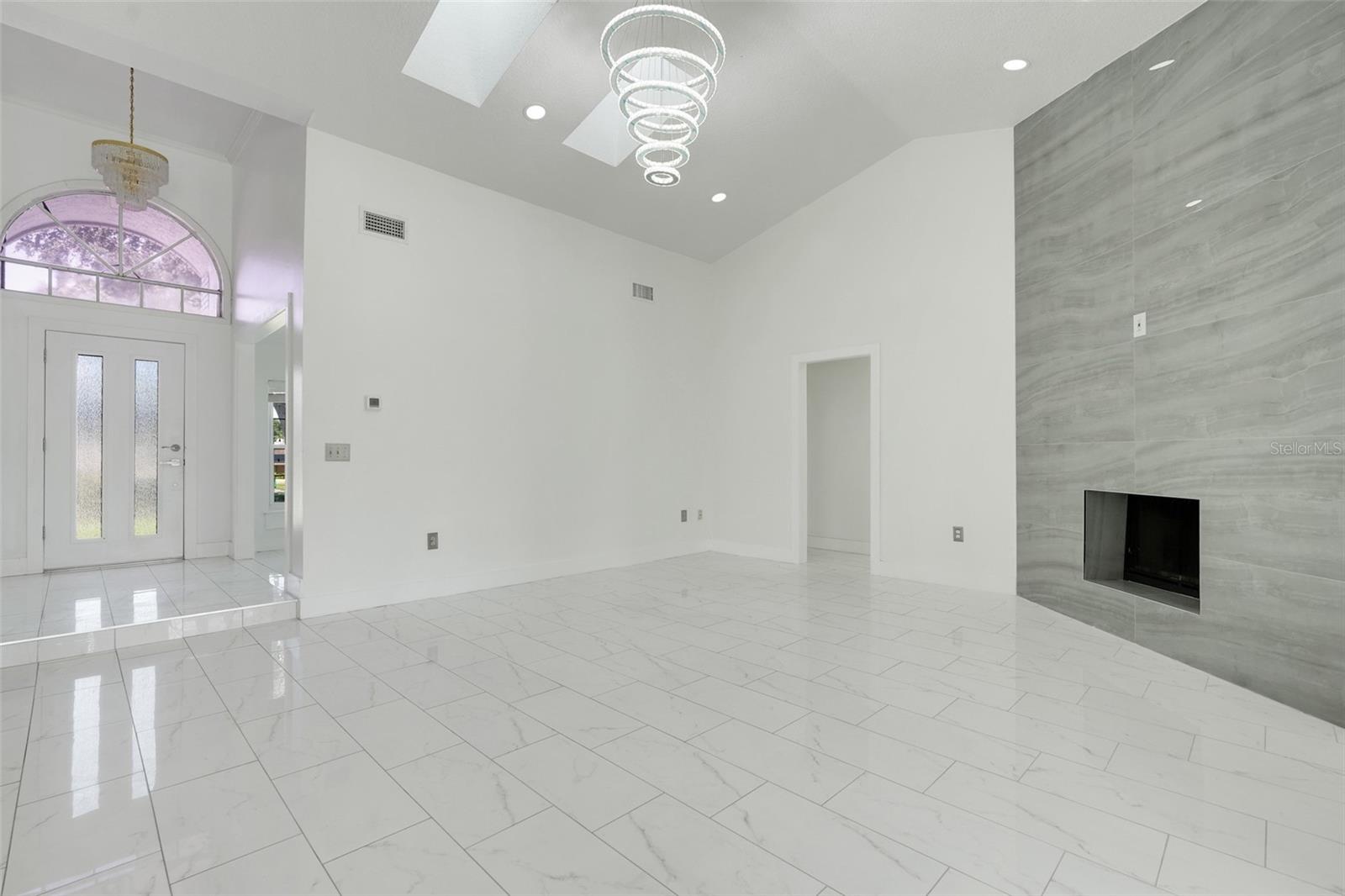 9106 Galleon Ct Property Photo 8