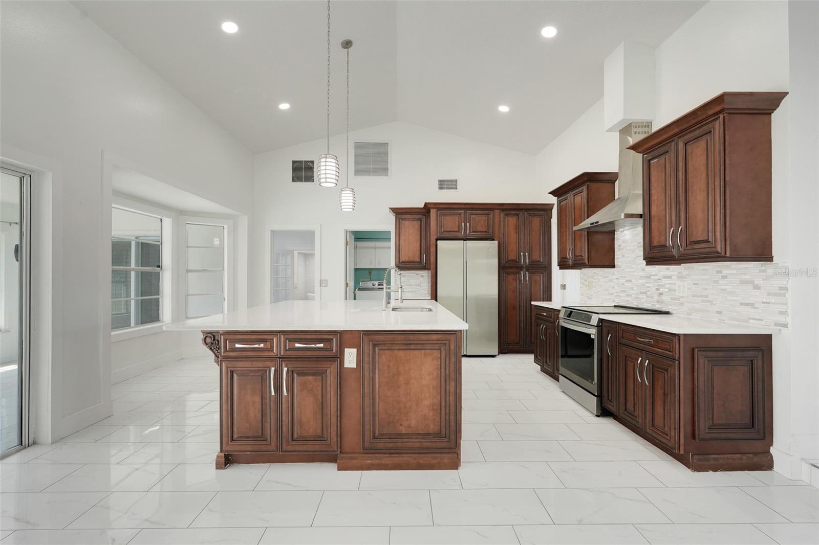 9106 Galleon Ct Property Photo 12