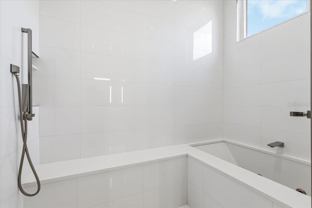 9320 Cypress Cove Dr Property Photo 36