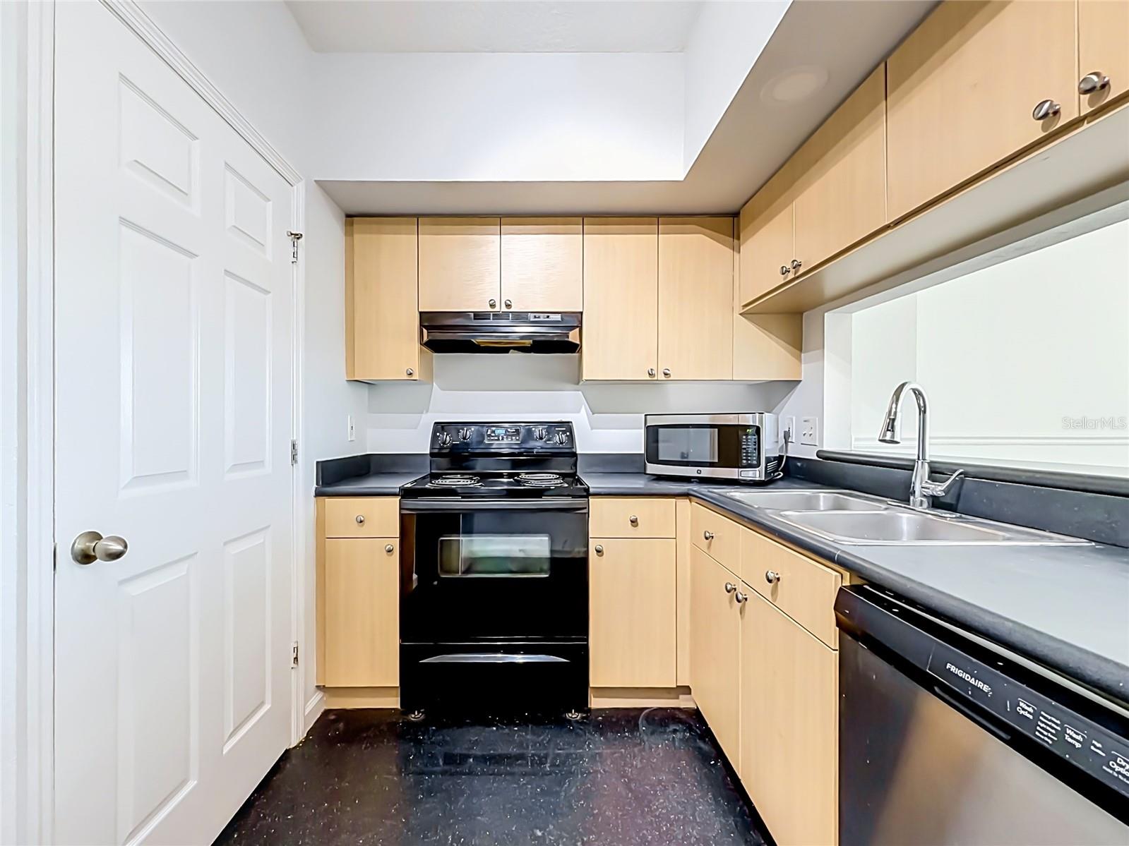 322 E Central Blvd #815 Property Photo 10