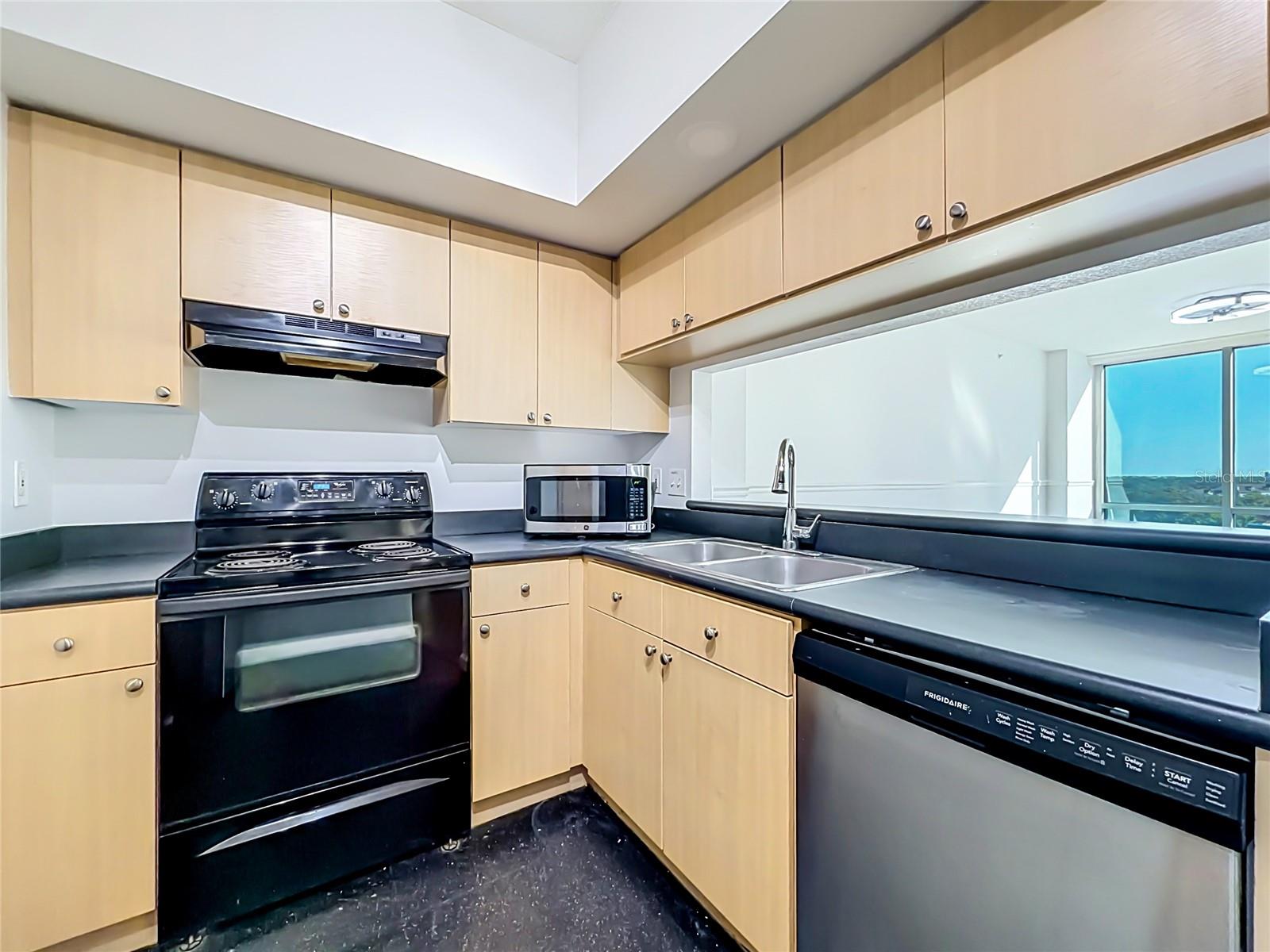 322 E Central Blvd #815 Property Photo 11