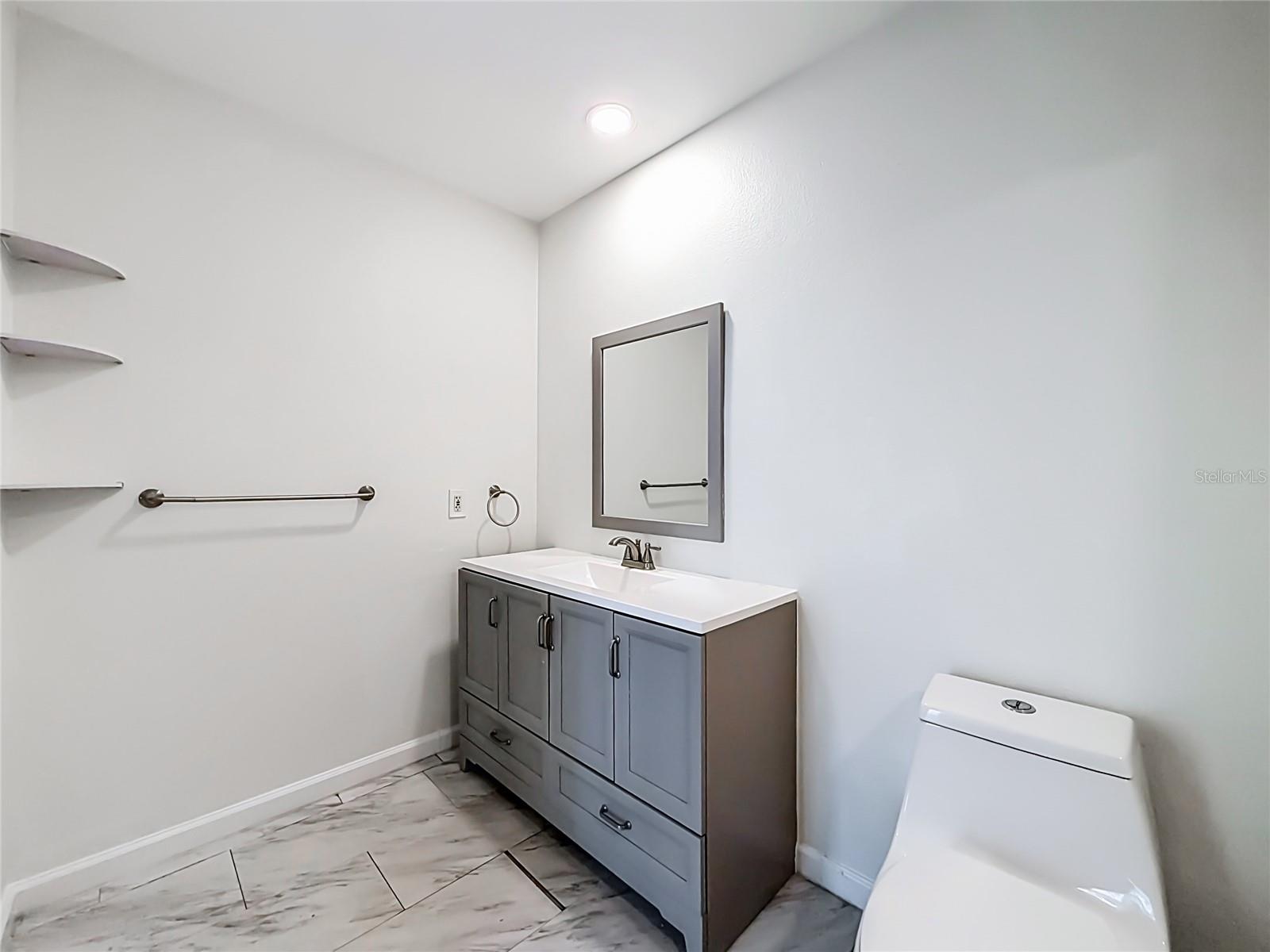 322 E Central Blvd #815 Property Photo 35