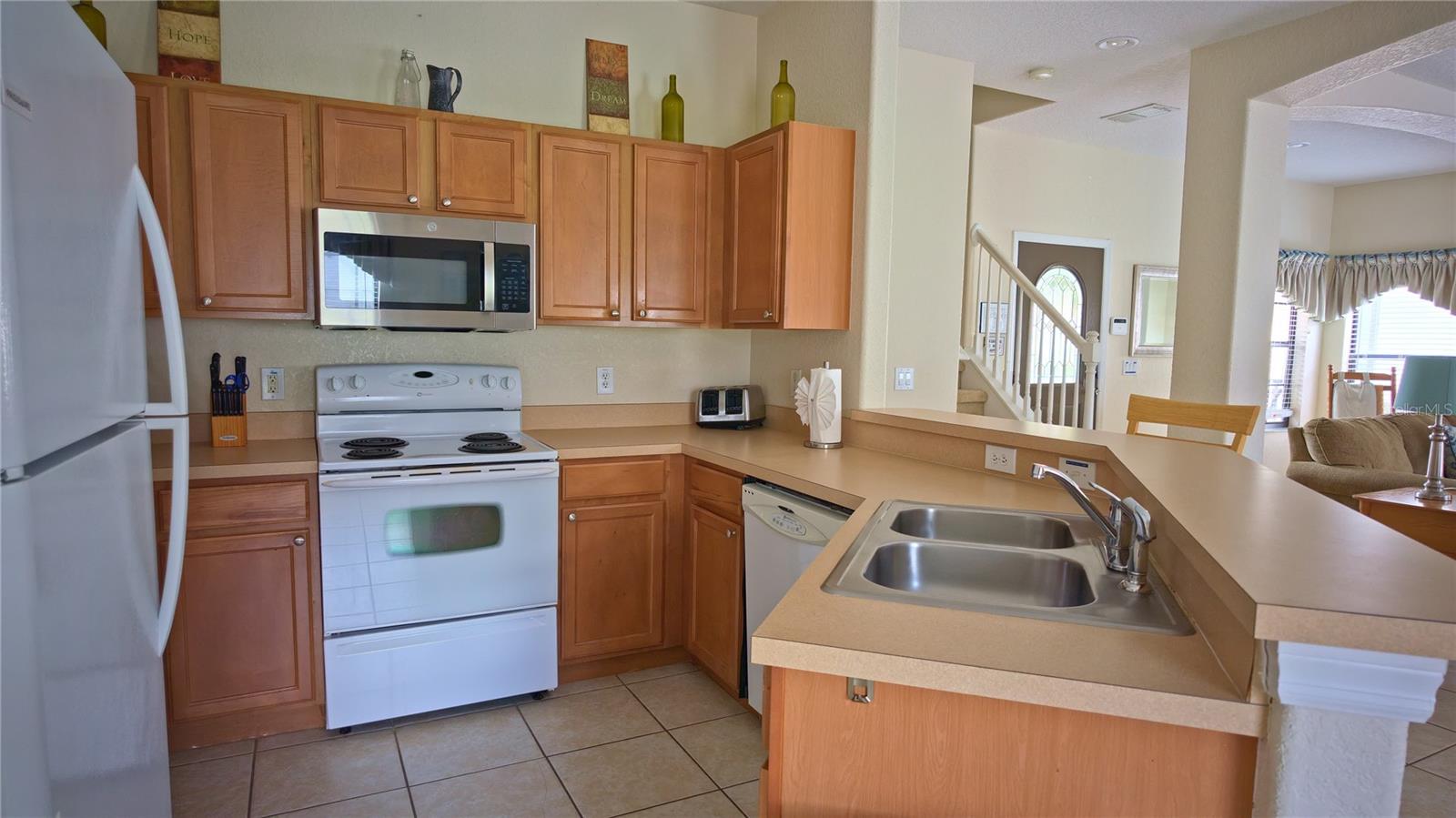 16617 Caribbean Breeze Way Property Photo 9
