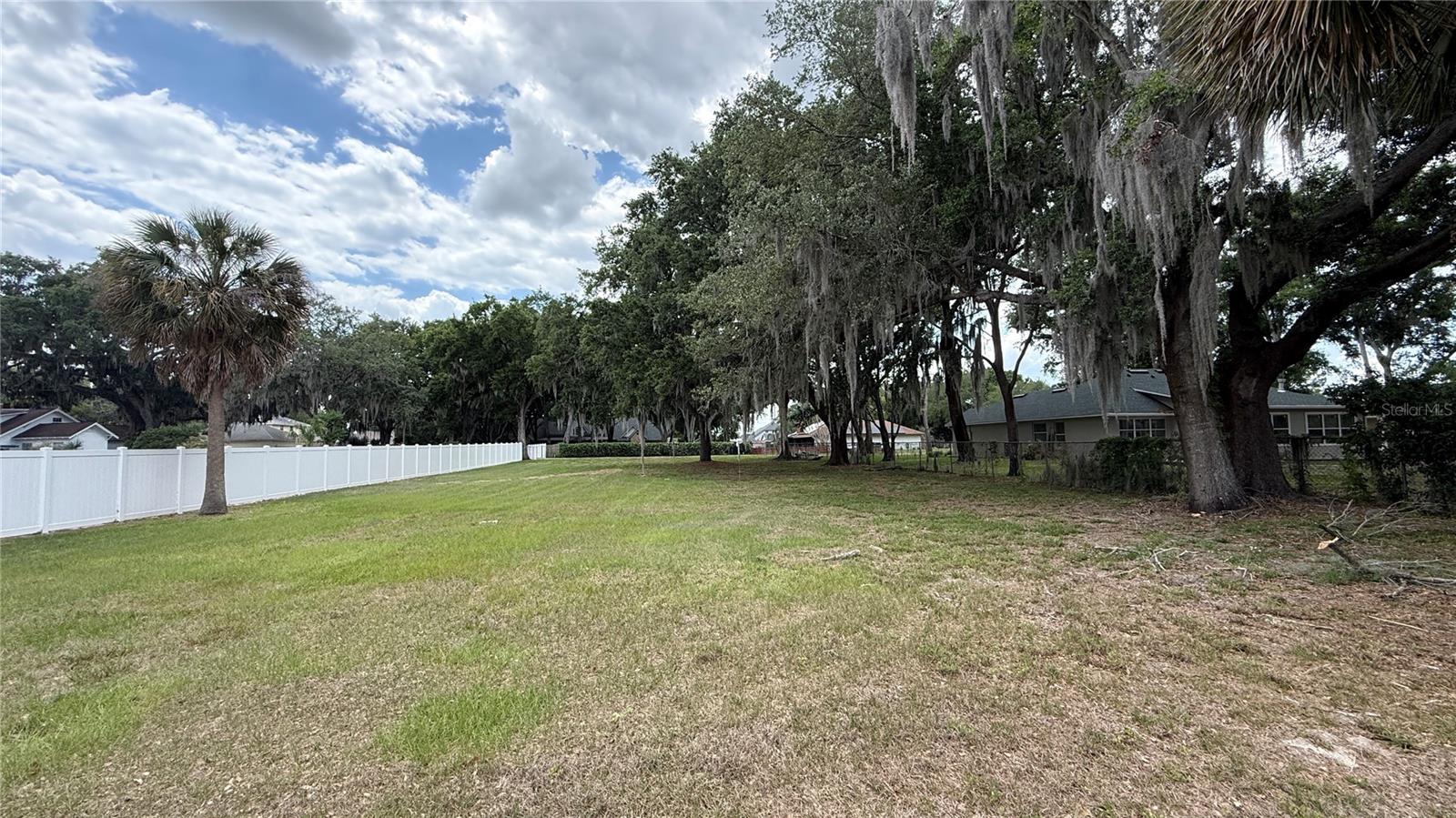 1669 Markel Dr Property Photo 3