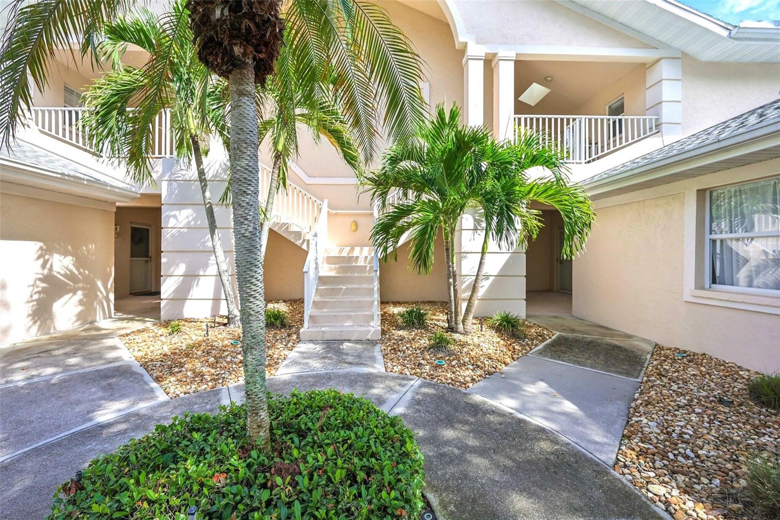7266 ELEANOR CIR #203