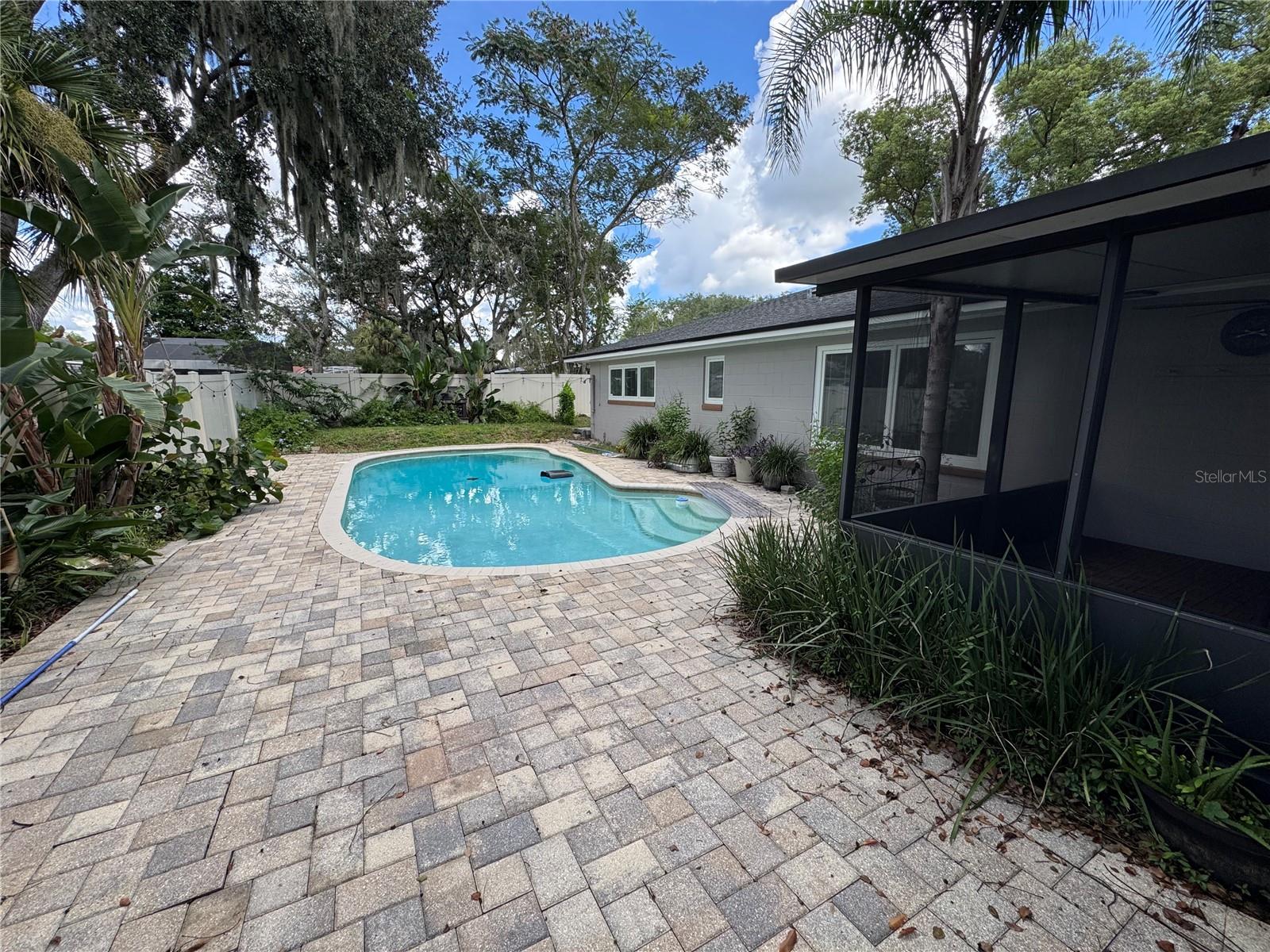 1903 Collier Dr Property Photo 2