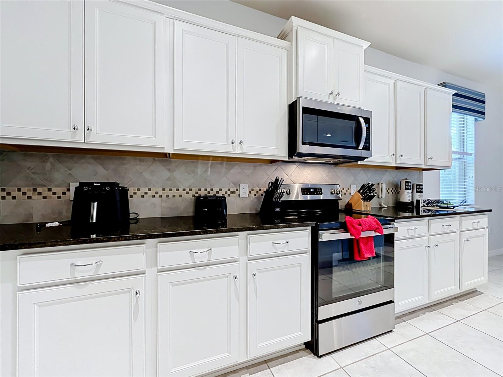 8879 Qin Loop Property Photo 9
