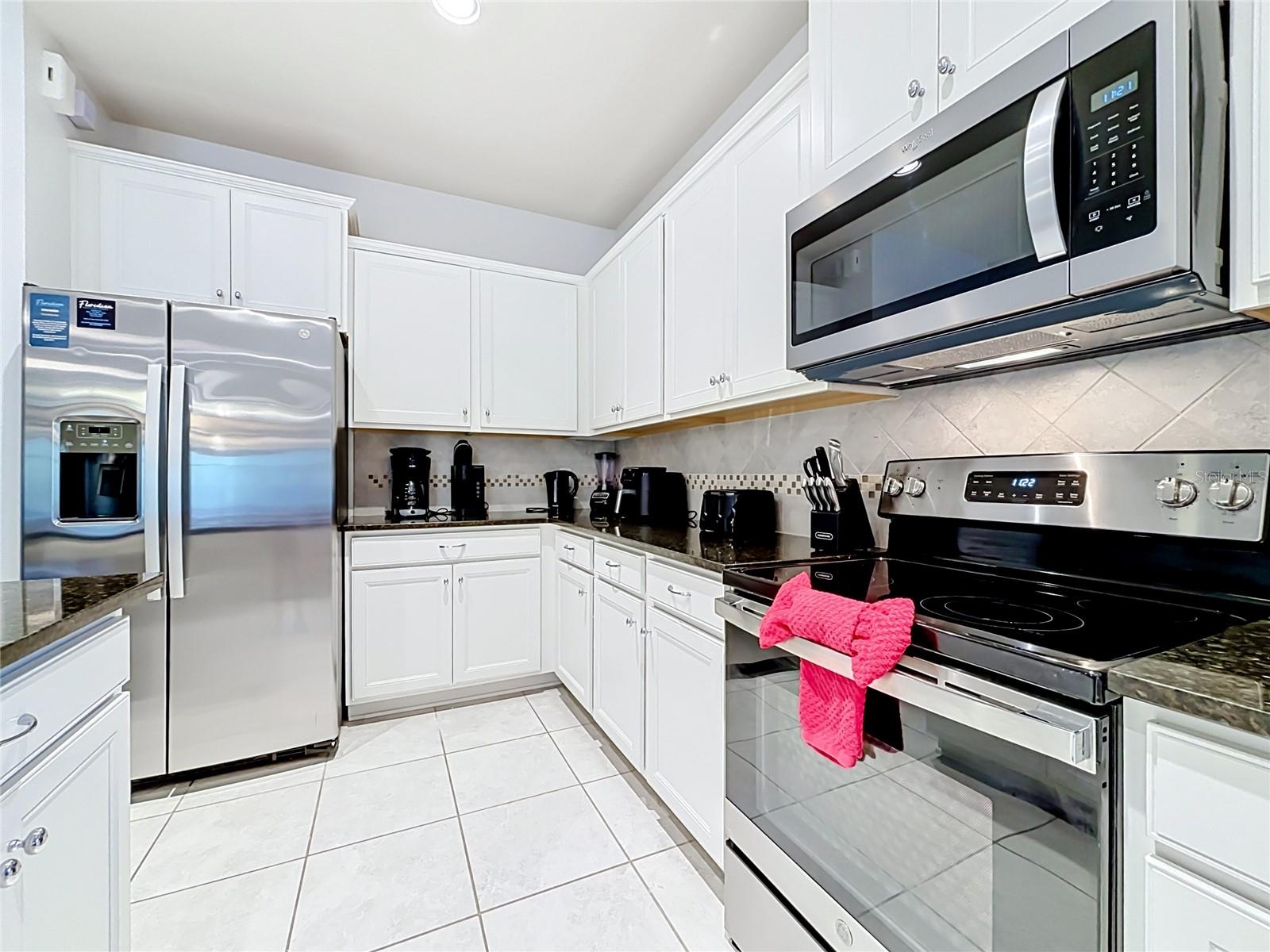 8879 Qin Loop Property Photo 10