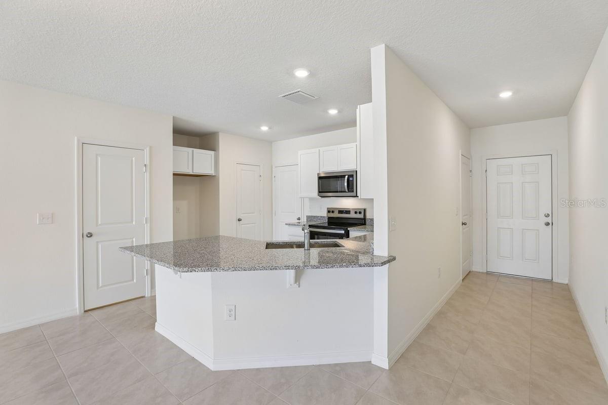 524 Pine Ridge Ct Property Photo 2