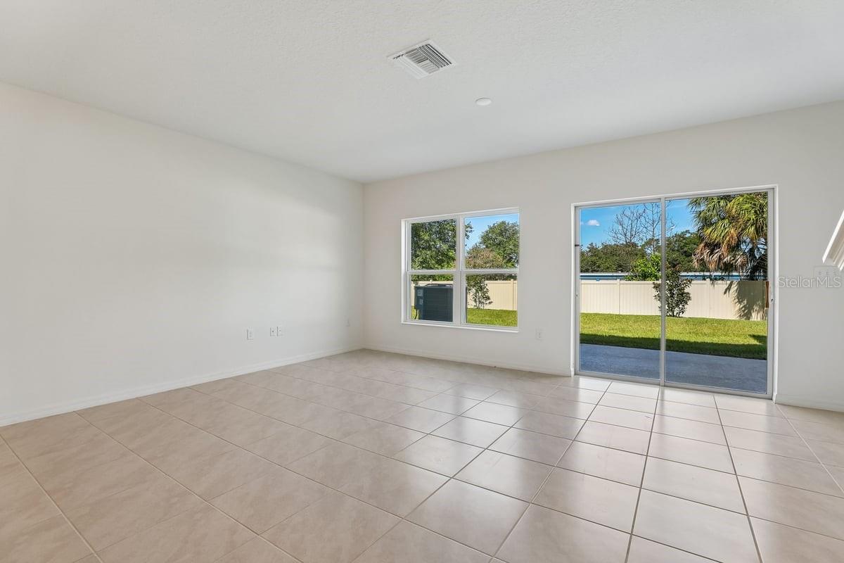 524 Pine Ridge Ct Property Photo 4