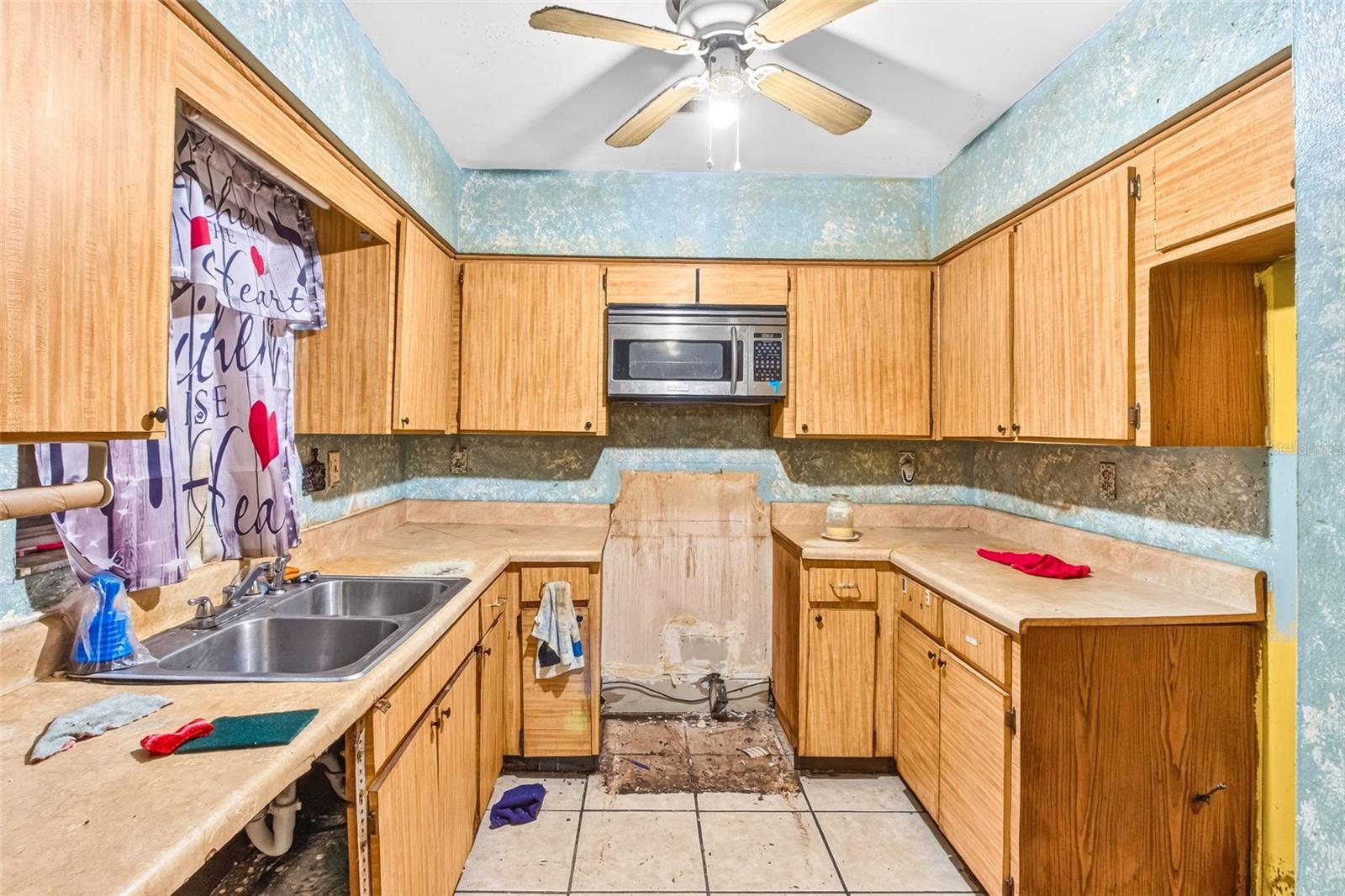 8545 Gold Ridge Cir Property Photo 16