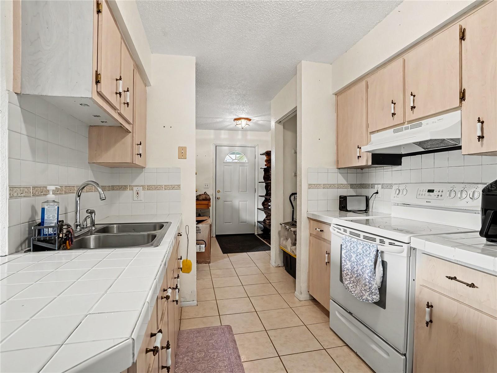 6655 Merle St Property Photo 3