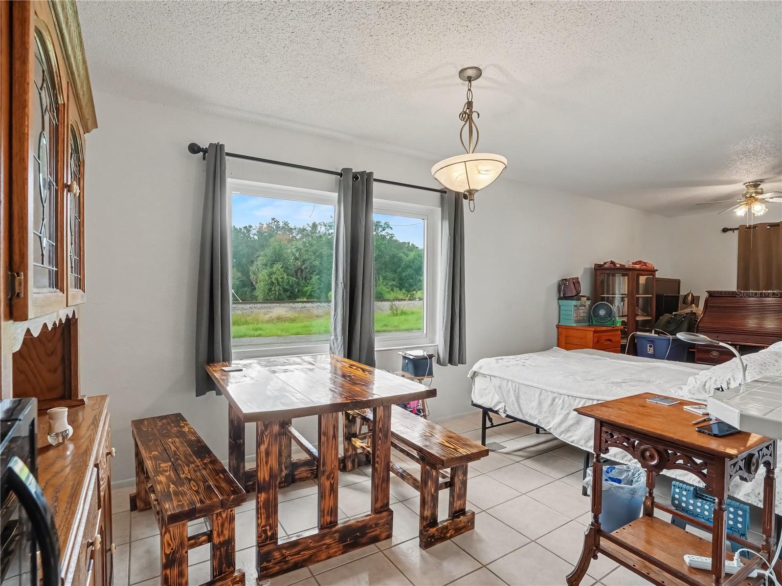 6655 Merle St Property Photo 4