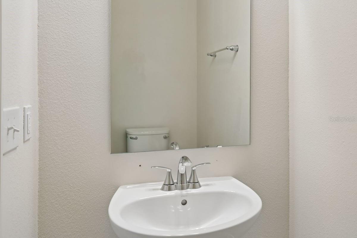 631 Meadows Edge Pl Property Photo 6