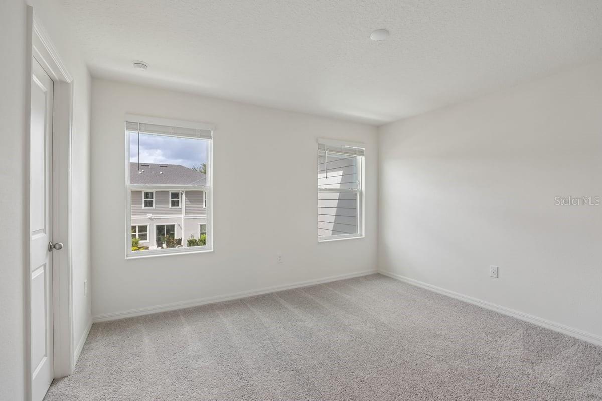 631 Meadows Edge Pl Property Photo 8