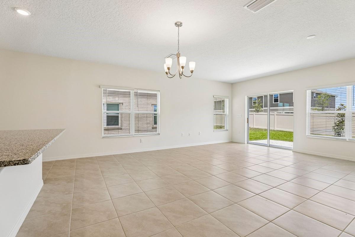 647 Meadows Edge Pl Property Photo 8