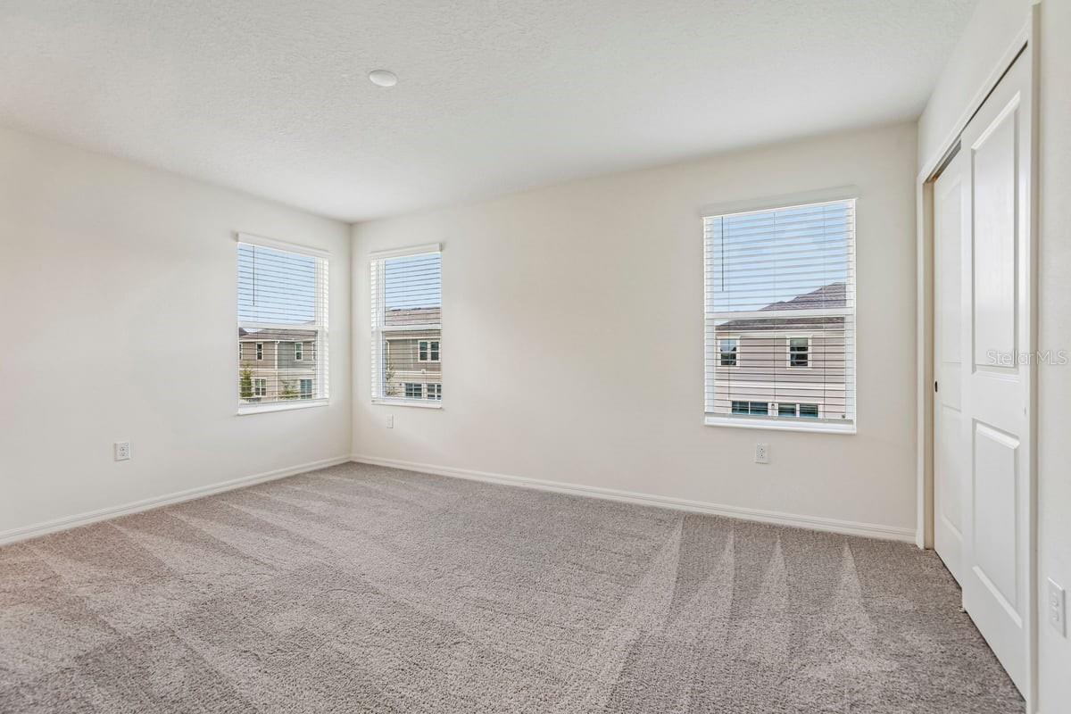 647 Meadows Edge Pl Property Photo 11