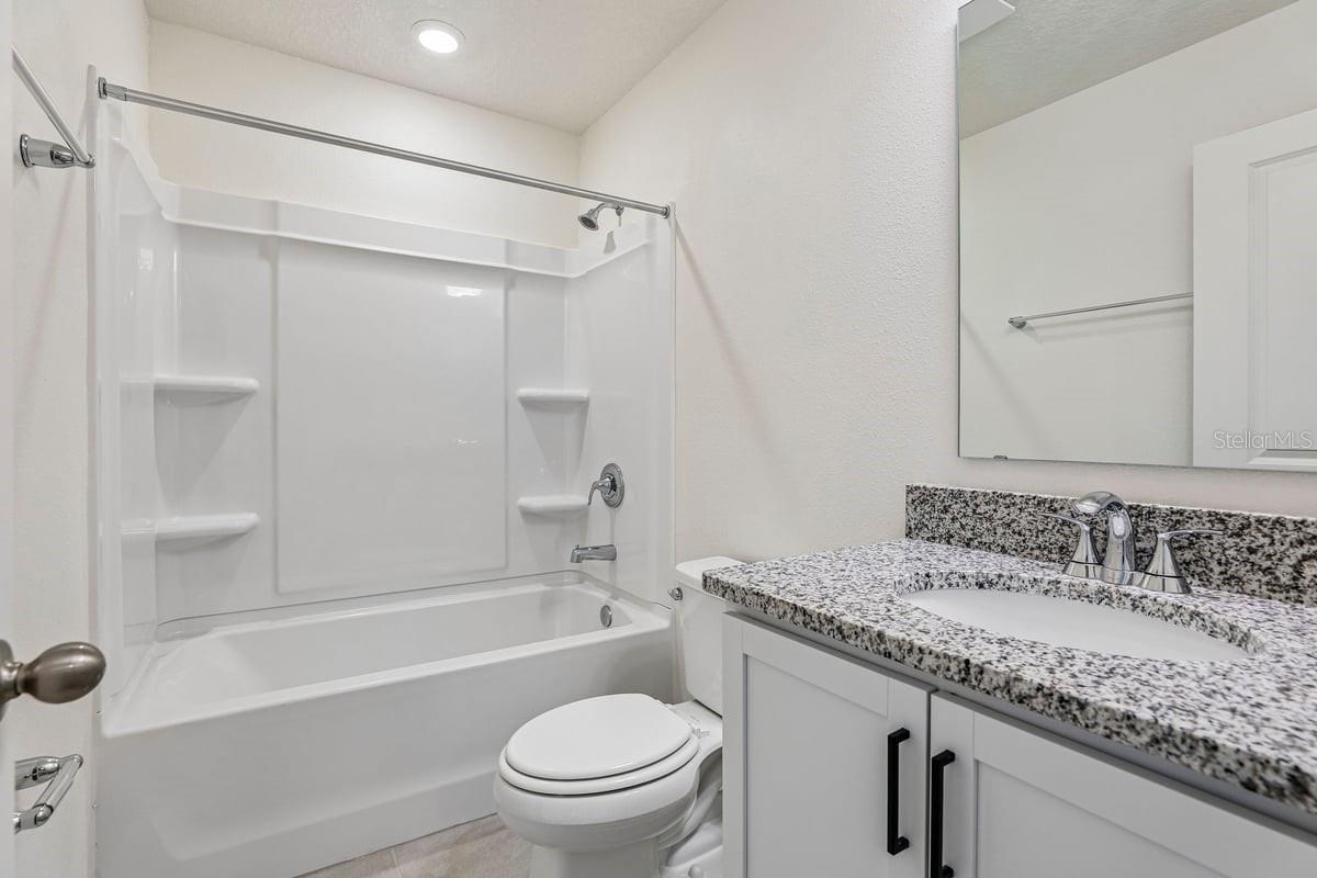 647 Meadows Edge Pl Property Photo 14