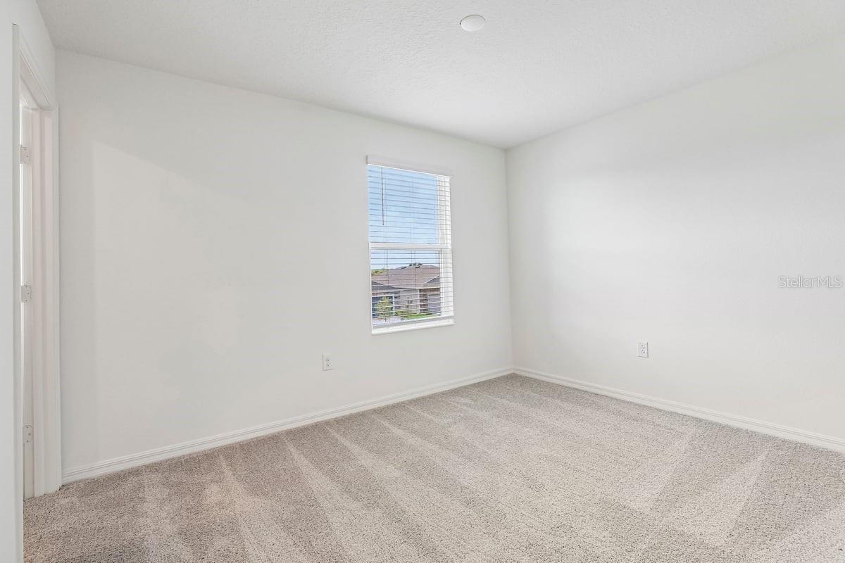 647 Meadows Edge Pl Property Photo 15
