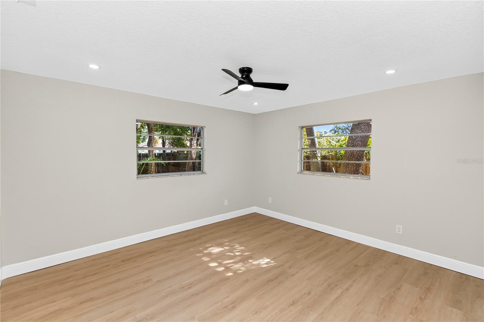 136 Glendale Dr Property Photo 30