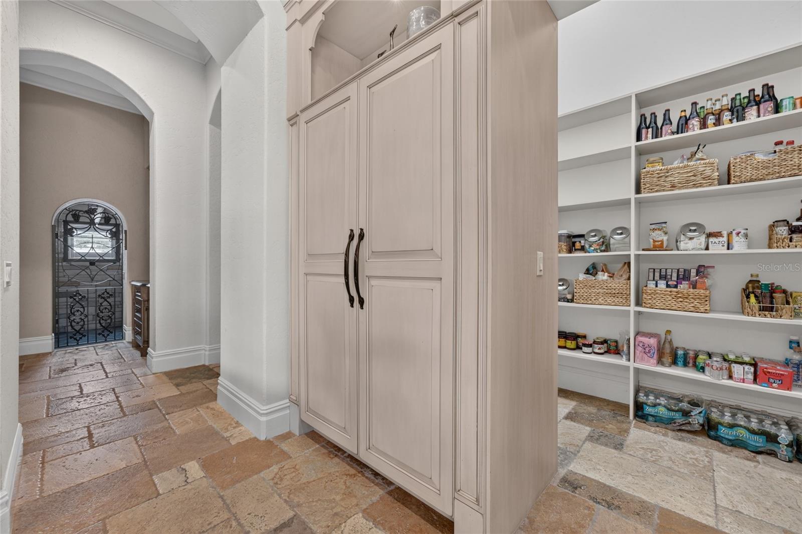 6113 Grosvenor Shore Dr Property Photo 21